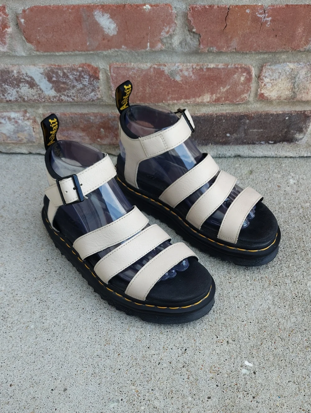 Dr Martens Blaire Pisa Strap Leather Platform Sandals Size 7 Parchment Beige